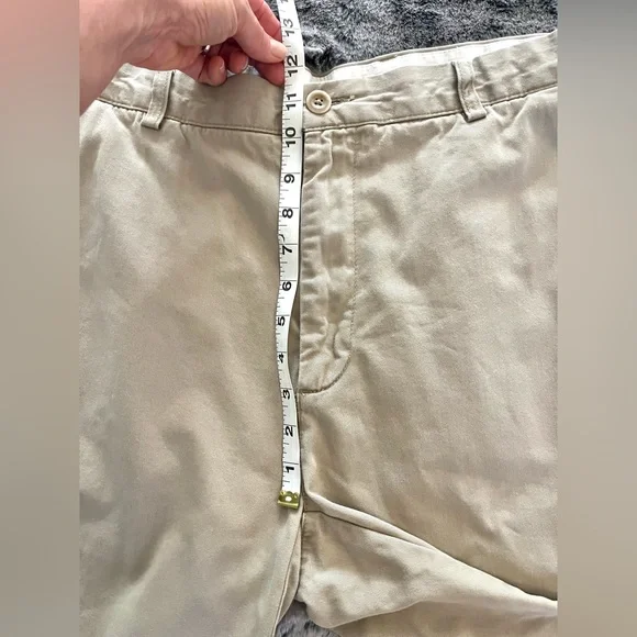 Men’s Roundtree & Yorke casuals khaki shorts Size 38 GUC Uniform Work - Picture 7 of 10